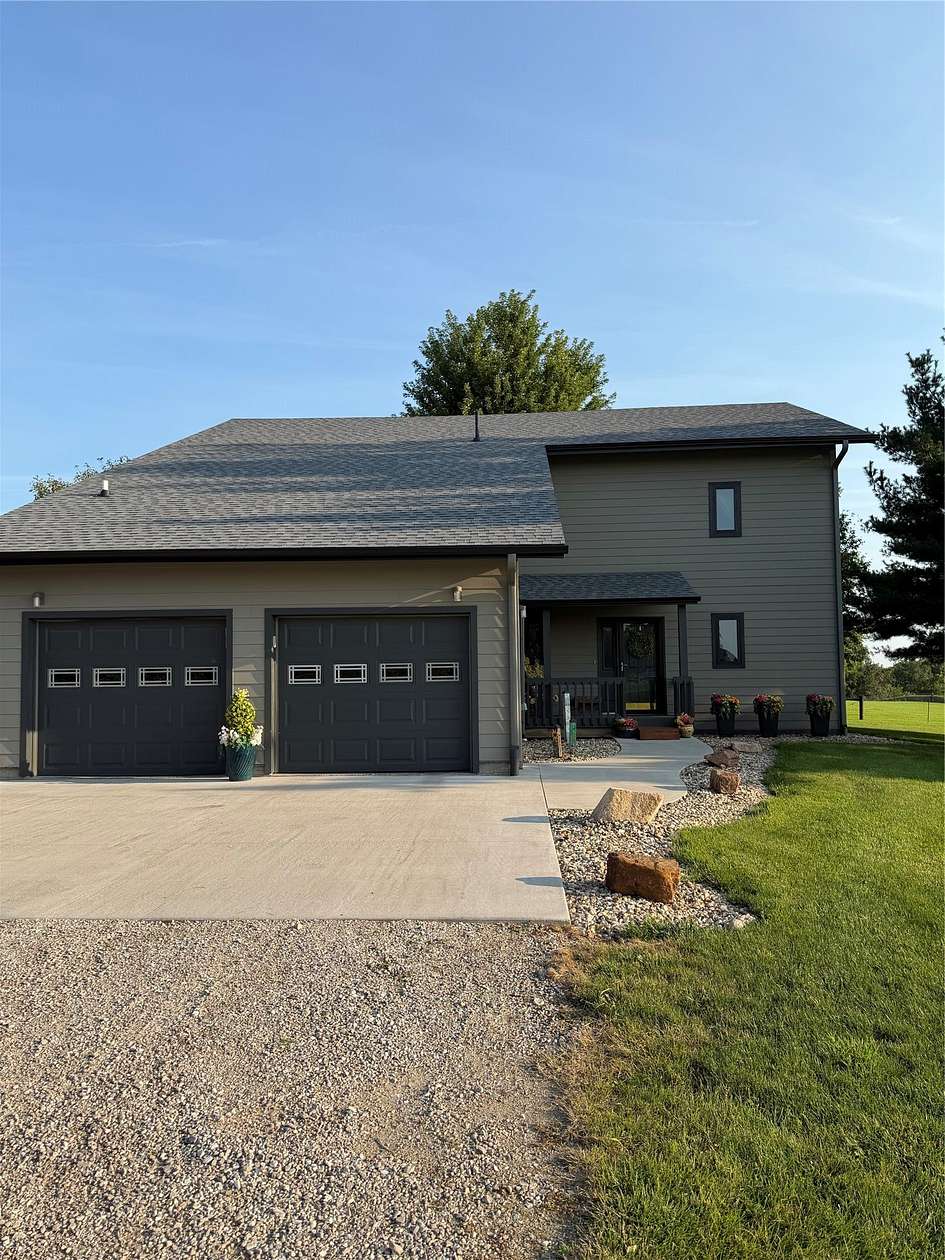 5 Acres of Land with Home for Sale in Grinnell, Iowa