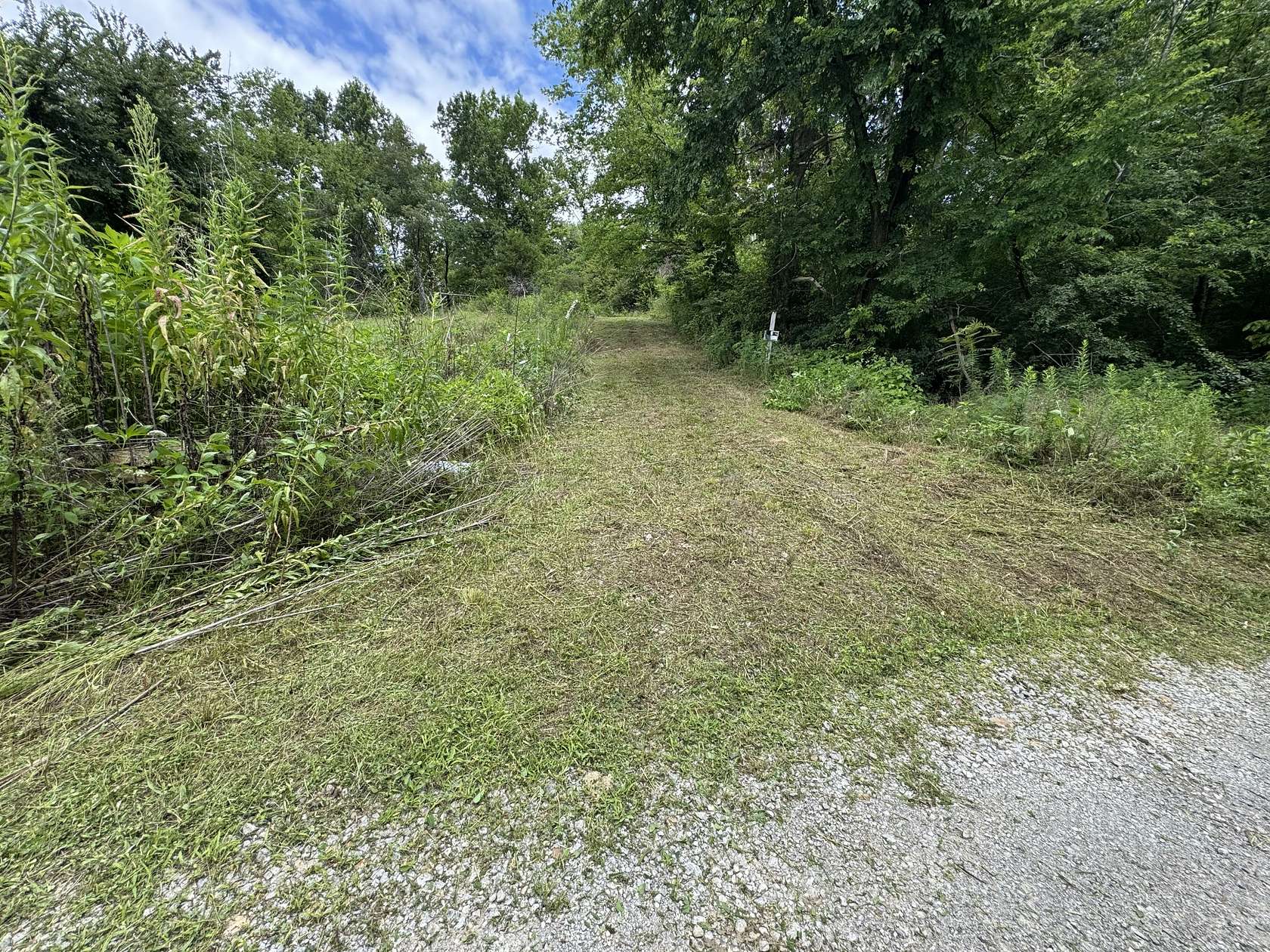 16.9 Acres of Recreational & Residential Land for Sale in Ashland City, Tennessee
