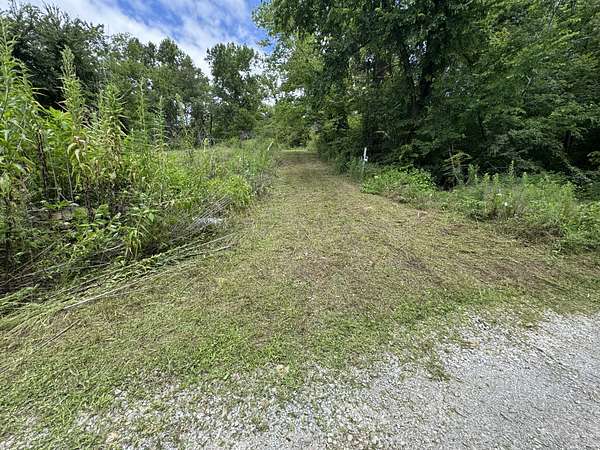 16.9 Acres of Recreational & Residential Land for Sale in Ashland City, Tennessee