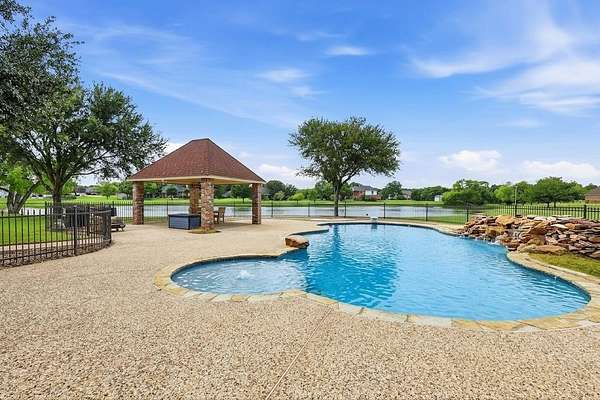 1.8 Acres of Land with Home for Sale in Double Oak, Texas