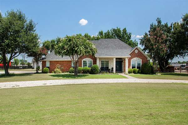 2.7 Acres of Land with Home for Sale in Van Alstyne, Texas