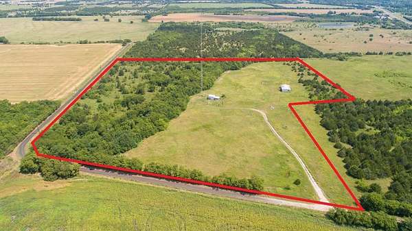 24 Acres of Recreational & Residential Land for Sale in Greenville, Texas
