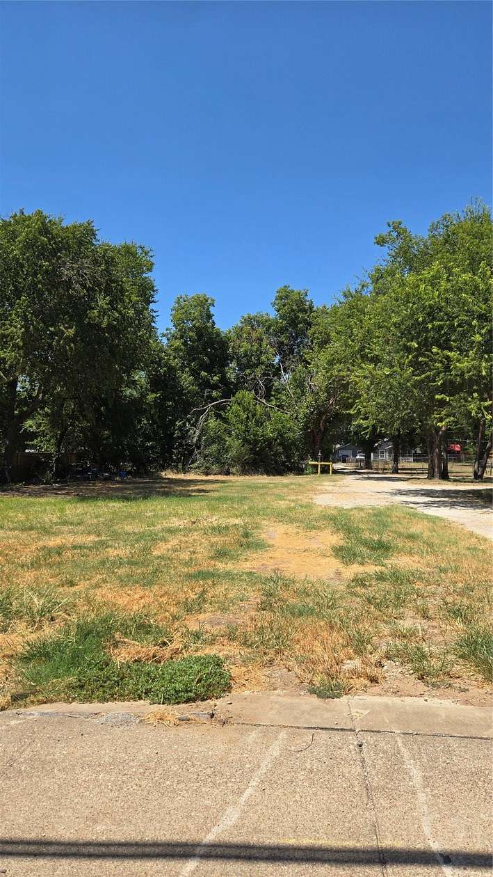 0.17 Acres of Mixed-Use Land for Sale in Cleburne, Texas