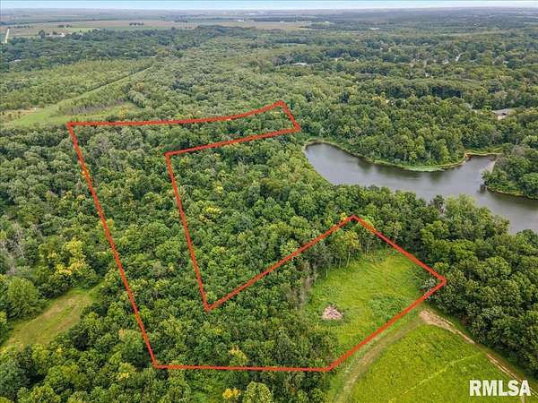 7.79 Acres of Residential Land for Sale in Taylorville, Illinois