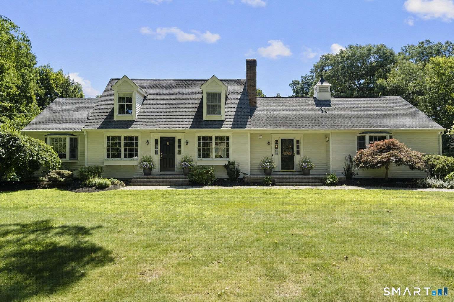 1.62 Acres of Land with Home for Sale in Woodbridge, Connecticut