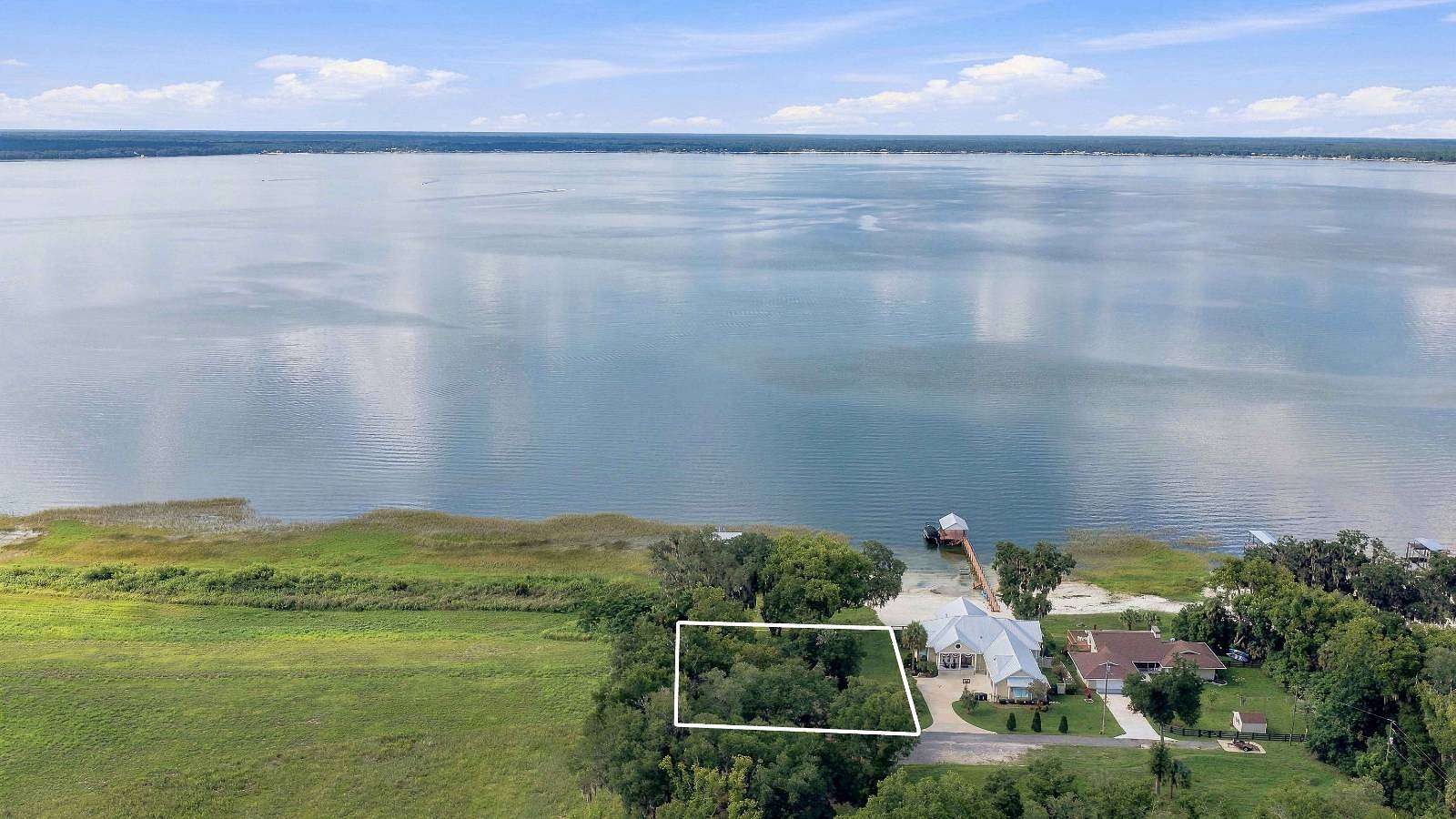 0.99 Acres of Residential Land for Sale in Weirsdale, Florida