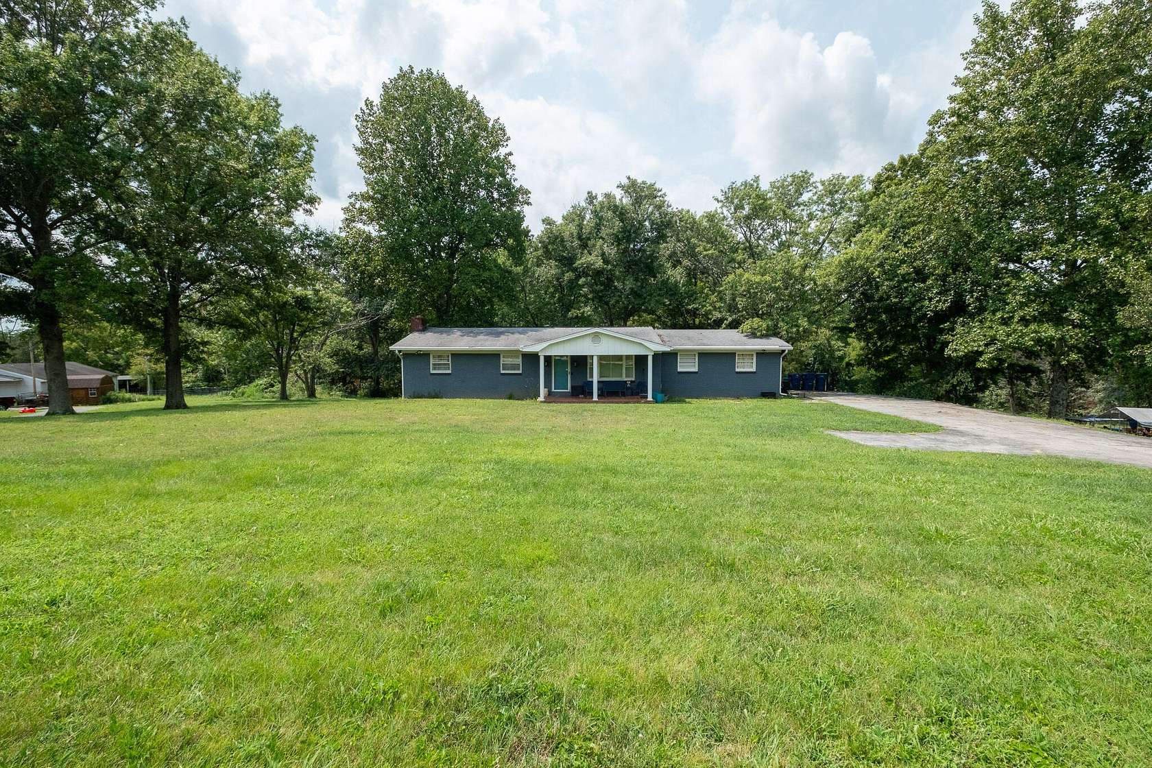 1.88 Acres of Land with Home for Sale in Somerset, Kentucky