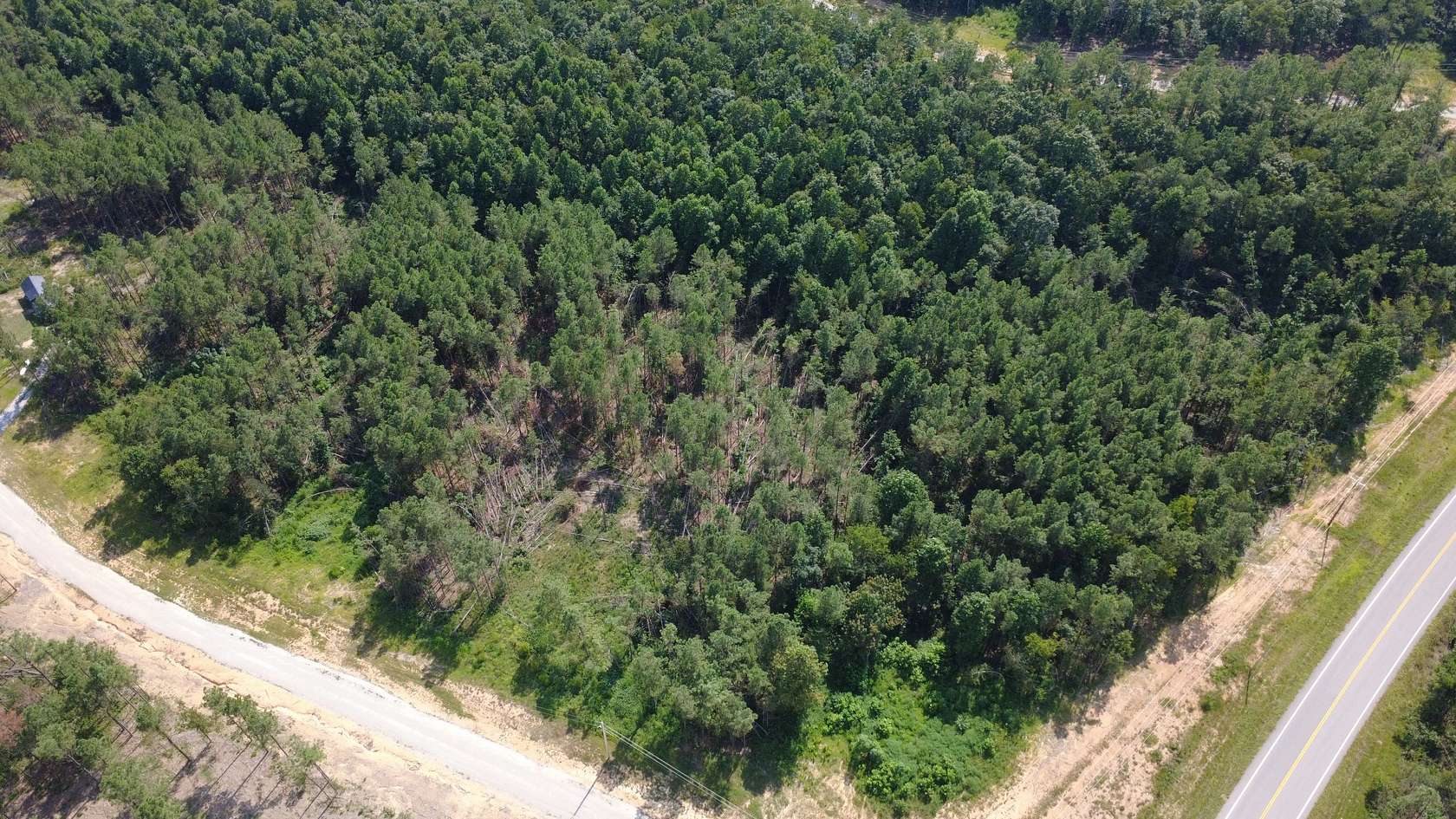 5 Acres of Residential Land for Sale in Hohenwald, Tennessee