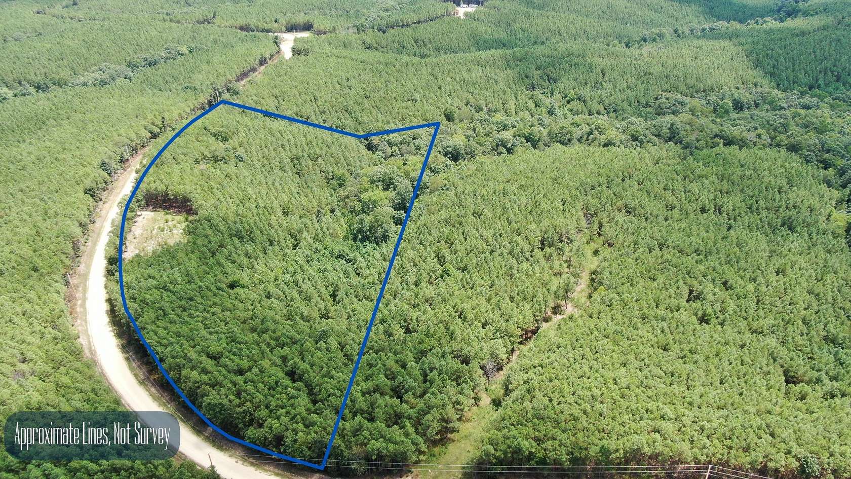 7 Acres of Residential Land for Sale in Hohenwald, Tennessee