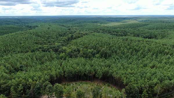 7 Acres of Residential Land for Sale in Hohenwald, Tennessee