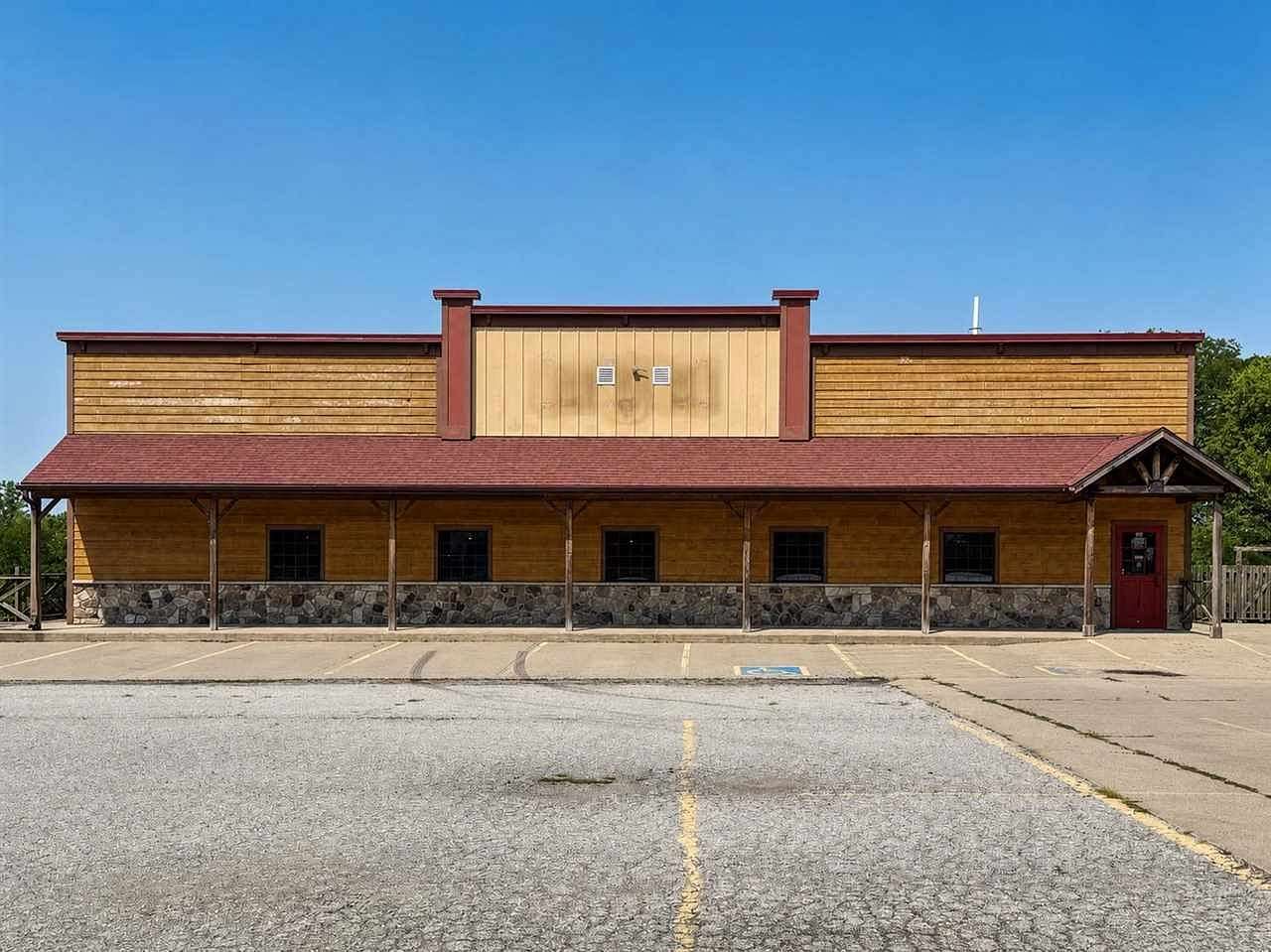 1.7 Acres of Commercial Land for Sale in Sigourney, Iowa