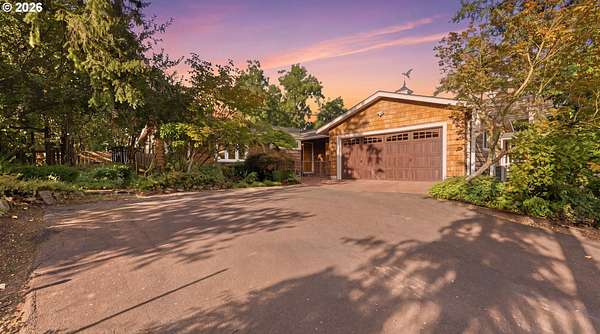 8.2 Acres of Land with Home for Sale in Albany, Oregon