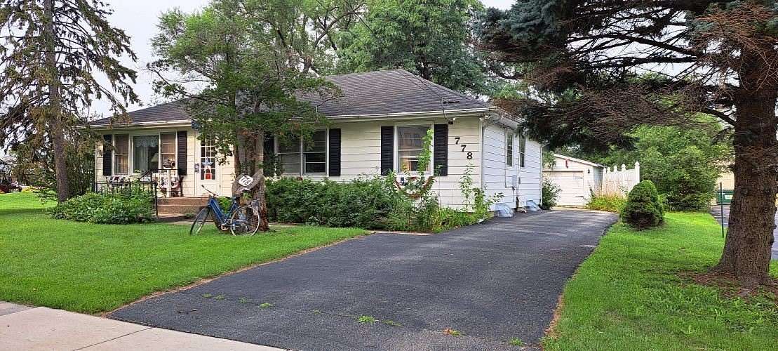 0.28 Acres of Residential Land for Sale in Elmhurst, Illinois