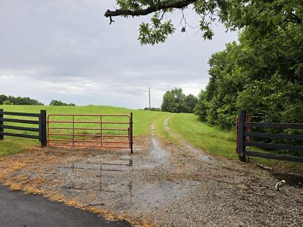 36 Acres of Recreational & Residential Land for Sale in Waddy, Kentucky