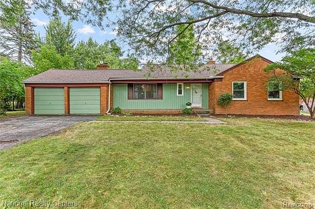 1.56 Acres of Land with Home for Sale in Farmington Hills, Michigan