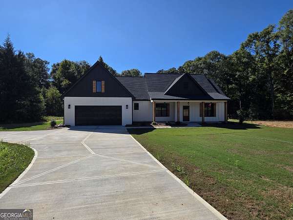 4 Acres of Land with Home for Sale in Jackson, Georgia