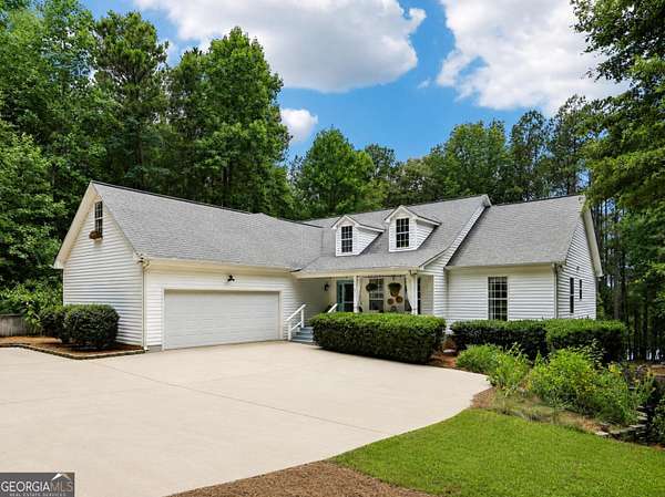 1.63 Acres of Land with Home for Sale in Newnan, Georgia