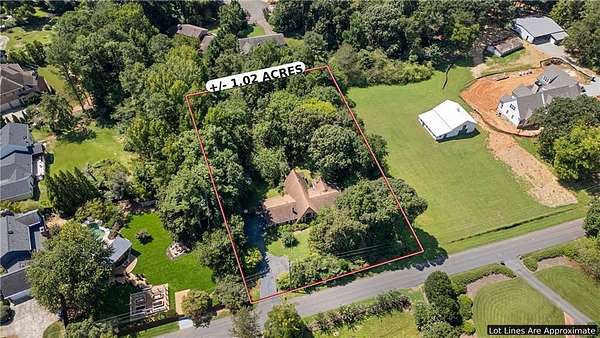 1 Acre of Residential Land for Sale in Roswell, Georgia