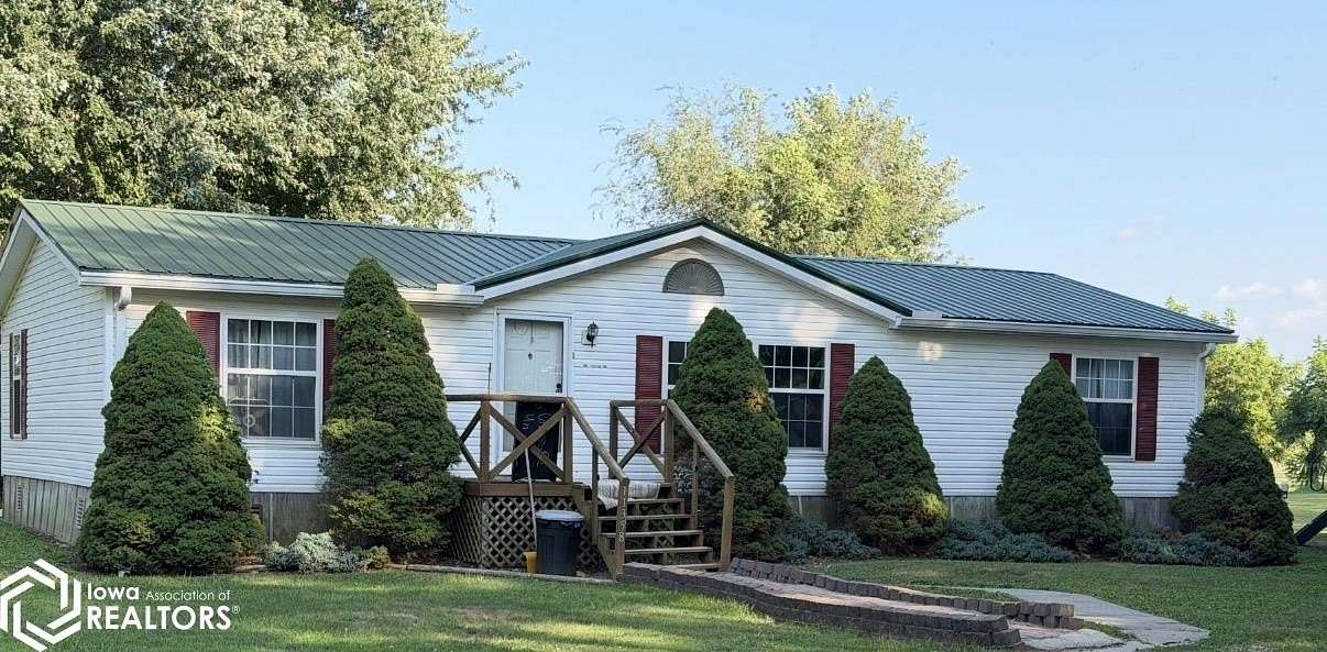 8.3 Acres of Land with Home for Sale in Ottumwa, Iowa