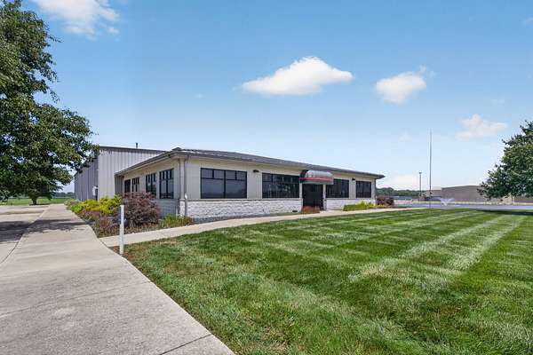 4.52 Acres of Improved Commercial Land for Sale in Columbus, Indiana