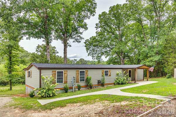 3.5 Acres of Land with Home for Lease in Lancaster, South Carolina