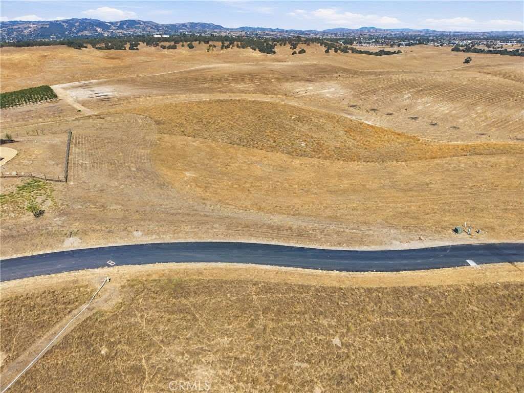 1 Acre of Residential Land for Sale in Paso Robles, California