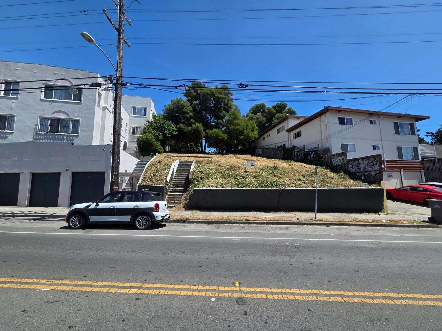 0.15 Acres of Land for Sale in Oakland, California
