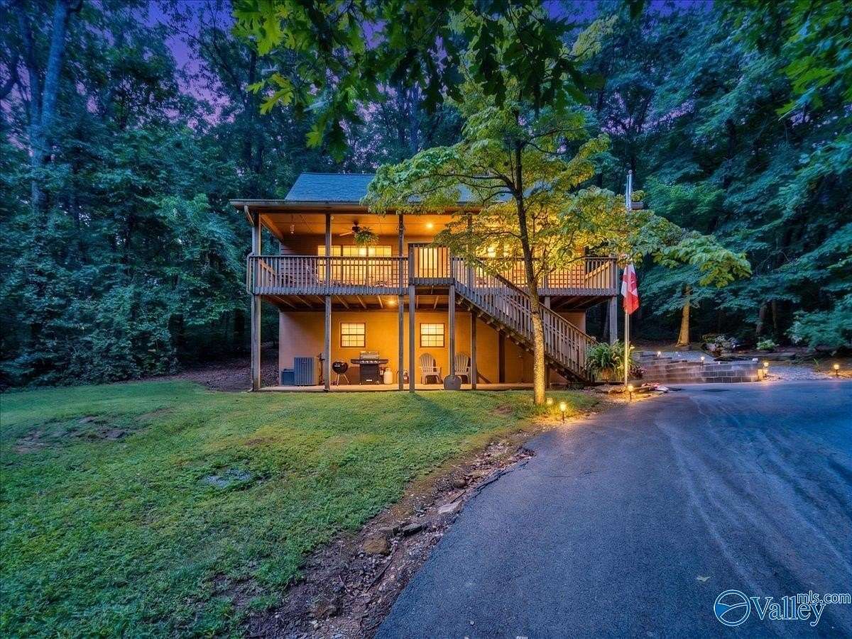 4.3 Acres of Land with Home for Sale in Fort Payne, Alabama