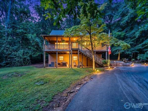 4.3 Acres of Land with Home for Sale in Fort Payne, Alabama