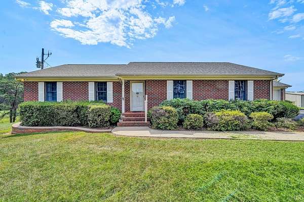 9.6 Acres of Land with Home for Sale in Appomattox, Virginia