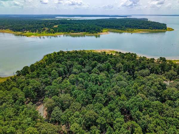 1.25 Acres of Residential Land for Sale in Broaddus, Texas