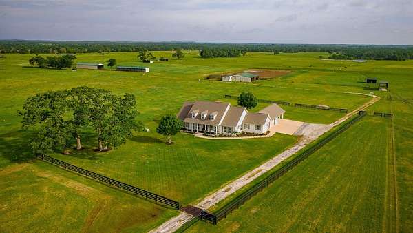 28 Acres of Agricultural Land with Home for Sale in Midway, Texas