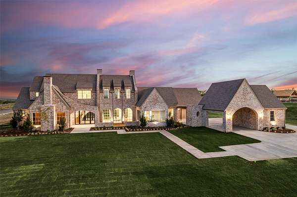 2 Acres of Land with Home for Sale in Aledo, Texas