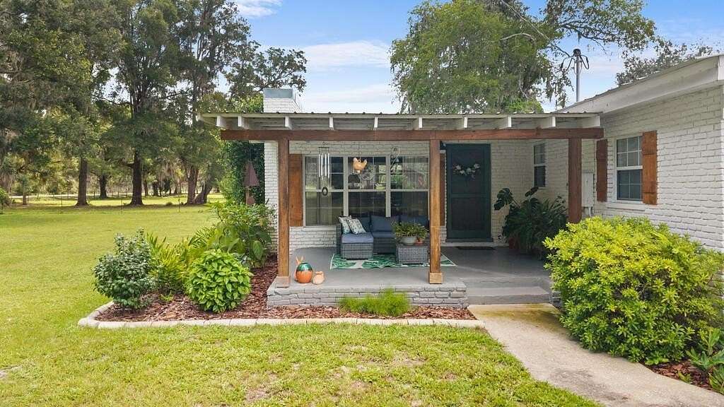 2.5 Acres of Land with Home for Sale in Old Town, Florida