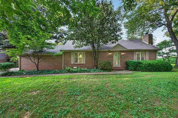 2.32 Acres of Land with Home for Sale in Bowling Green, Kentucky