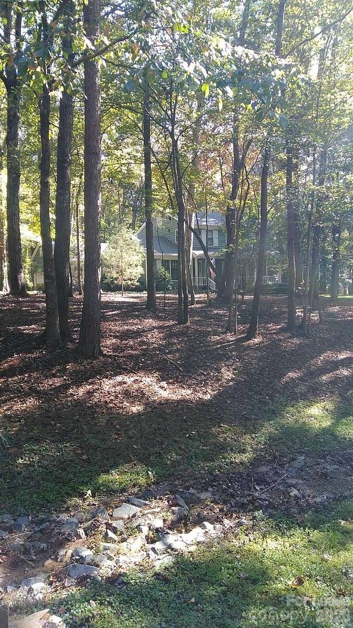 2.5 Acres of Land with Home for Lease in Matthews, North Carolina