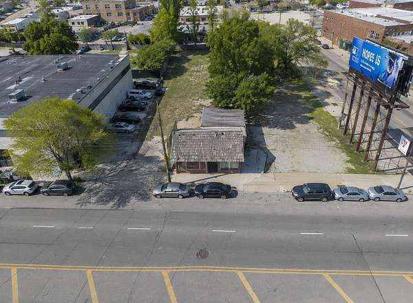 0.17 Acres of Mixed-Use Land for Sale in Chicago, Illinois