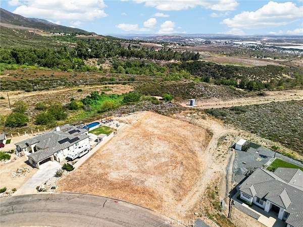 1 Acre of Residential Land for Sale in San Bernardino, California