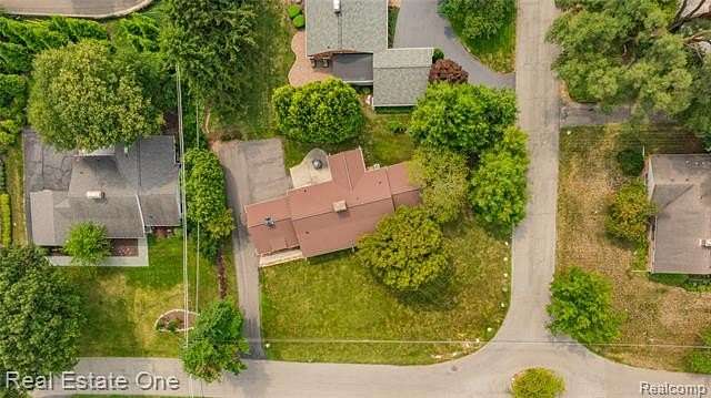 0.39 Acres of Residential Land for Sale in Bloomfield Township, Michigan