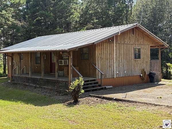 5 Acres of Land with Home for Sale in Texarkana, Arkansas