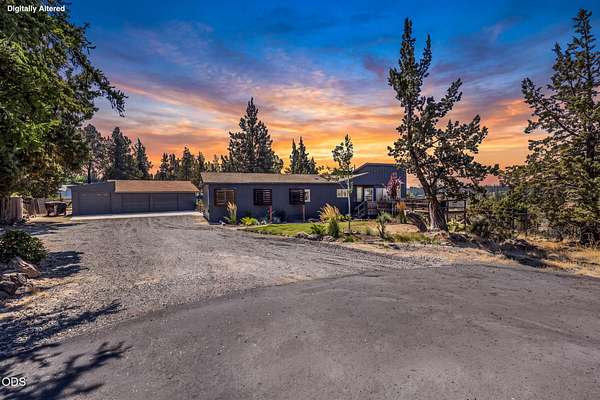 1.59 Acres of Land with Home for Sale in Redmond, Oregon