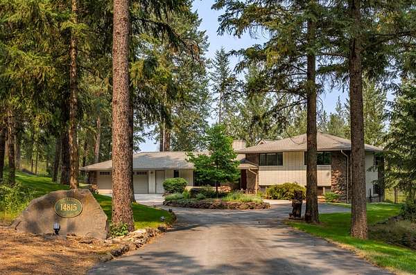 2.3 Acres of Land with Home for Sale in Spokane, Washington