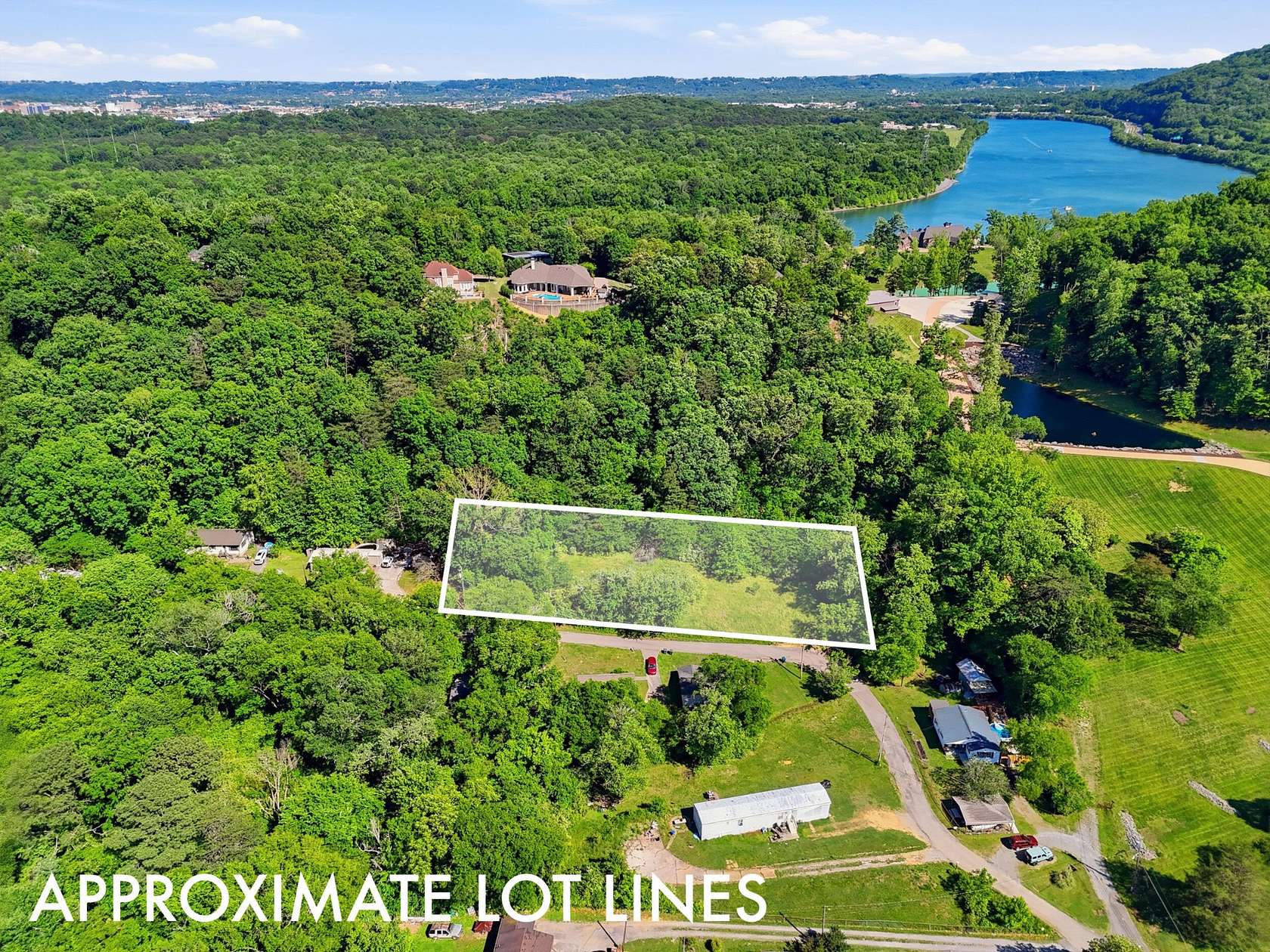 1 Acre of Residential Land for Sale in Chattanooga, Tennessee