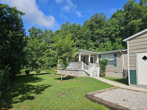 15 Acres of Land with Home for Sale in Mount Vernon, Kentucky