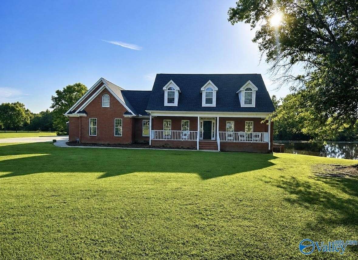 20.6 Acres of Recreational Land with Home for Sale in Boaz, Alabama