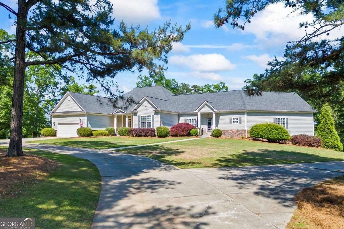1.5 Acres of Land with Home for Sale in Bogart, Georgia