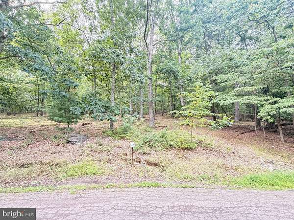 10 Acres of Residential Land for Sale in Hunlock Creek, Pennsylvania