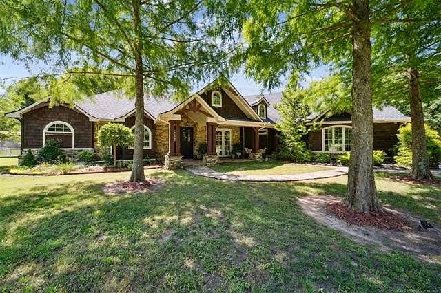 2.29 Acres of Land with Home for Sale in Coweta, Oklahoma