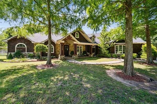 2.29 Acres of Land with Home for Sale in Coweta, Oklahoma