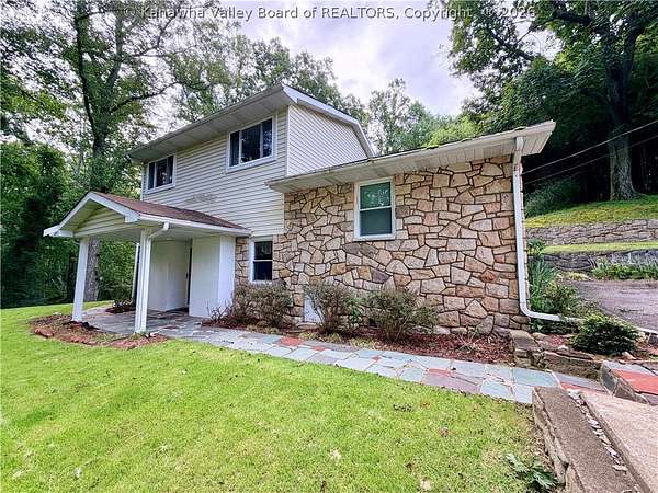 1.75 Acres of Land with Home for Sale in Charleston, West Virginia